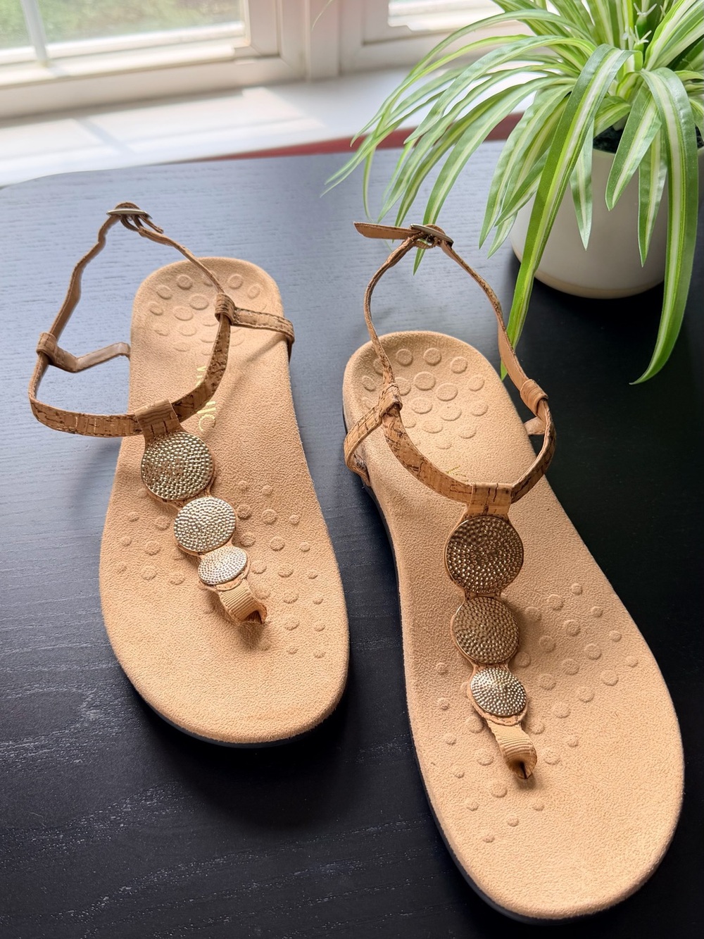 NEW Vionic Gold Tan Beaded T-Strap Sandals